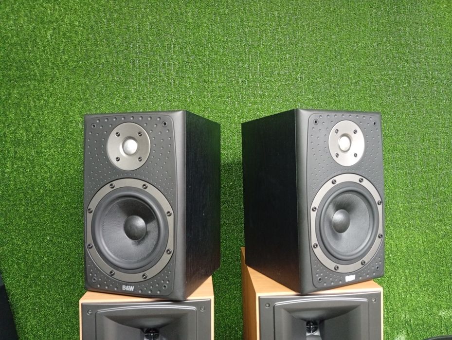 Тонколони Bowers & Wilkins DM-303