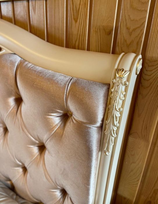 Продам спальный гарнитур.