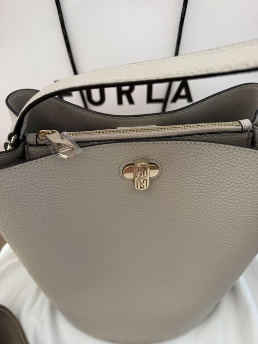 Чанта Furla Danae bucket bag