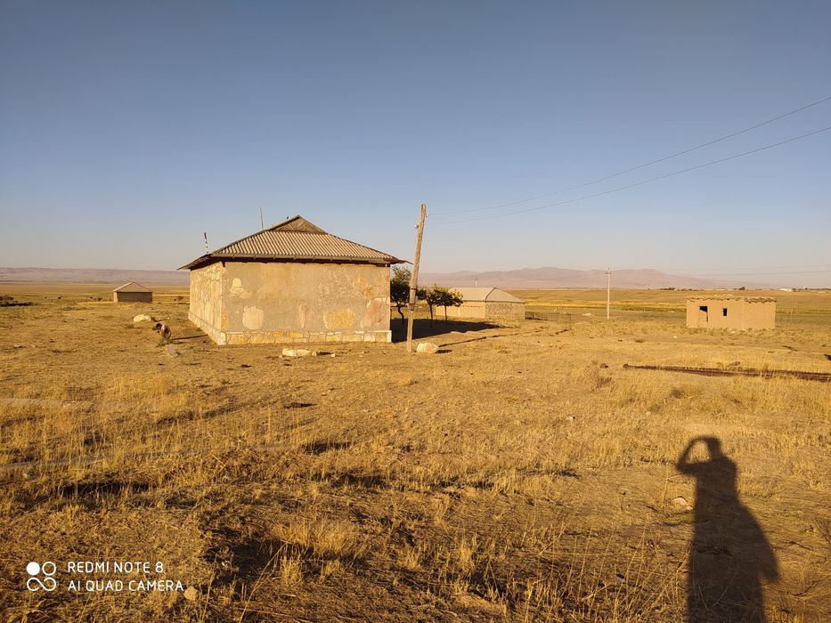 Уй Сотилади! Сув+Свет Бор! Яхши жойлар!