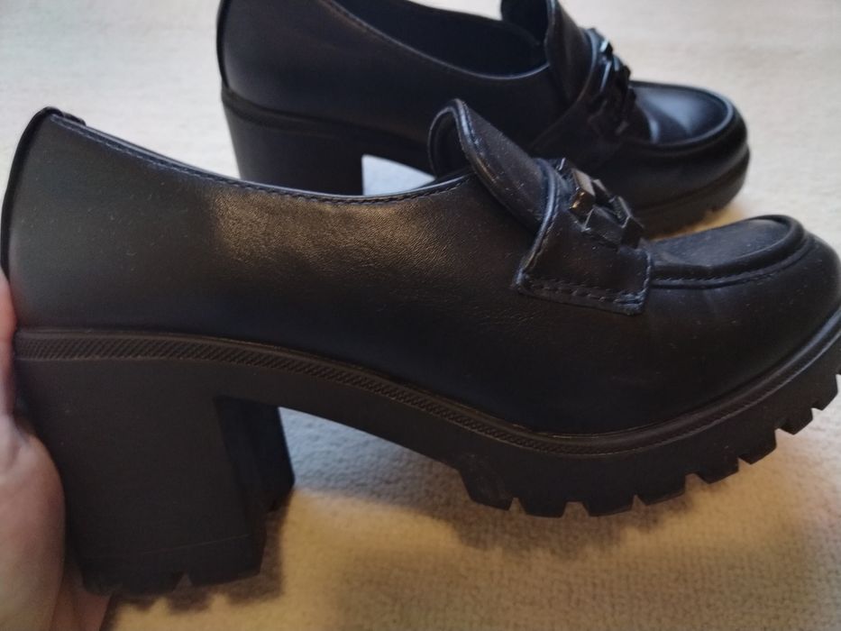 Дамски класически обувки