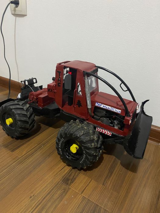 Vând machetă Taf man