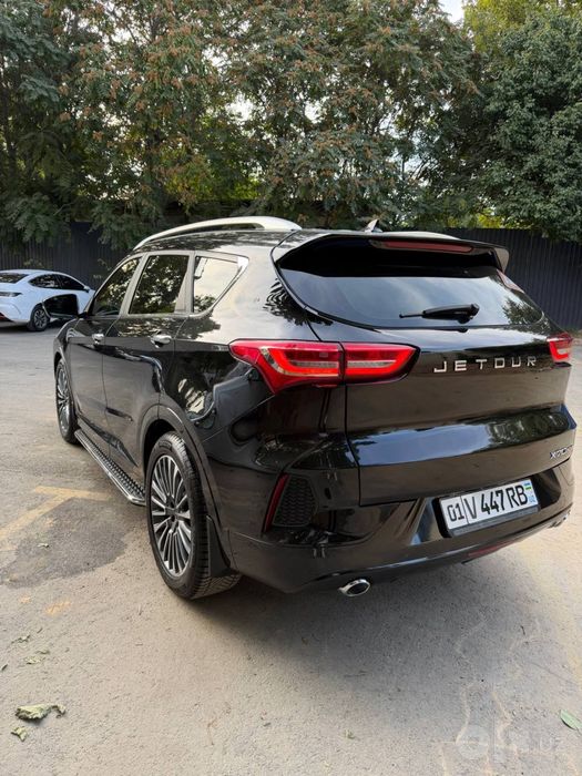 Срочно продается машина Jetour X70 flagship eng fulli