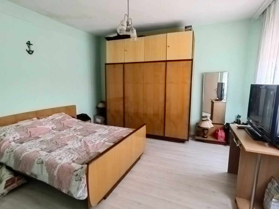 Продавам къща...