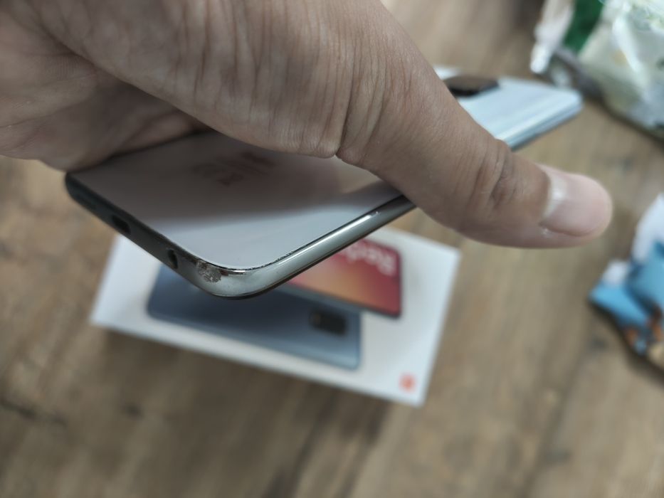 Продавам Redmi Note 9s