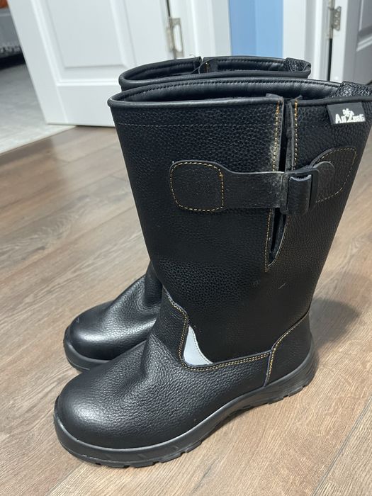 Продам зимние рабочие сапоги