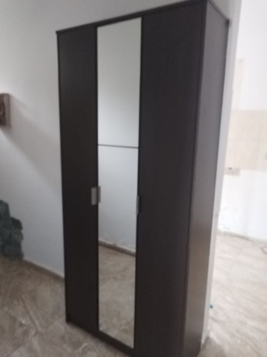 Vand dulap cu oglinda