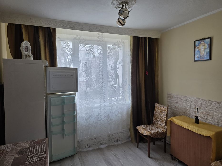 Proprietar- inchiriez apartamen o camera