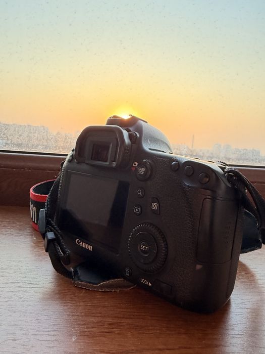 Фотоапарат Canon 6D