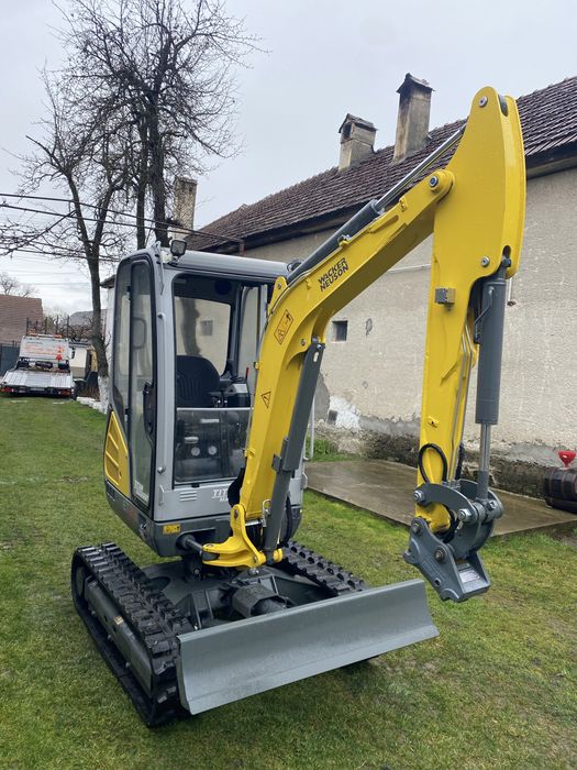 Inchiriez miniexcavator 2,6t. cu sau fara operator
