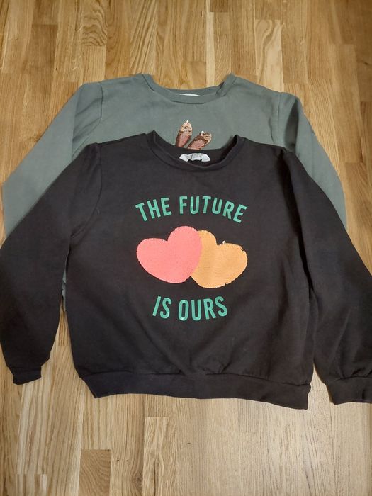 De vânzare lot 2 hanorace, mărimea 134-140 cm