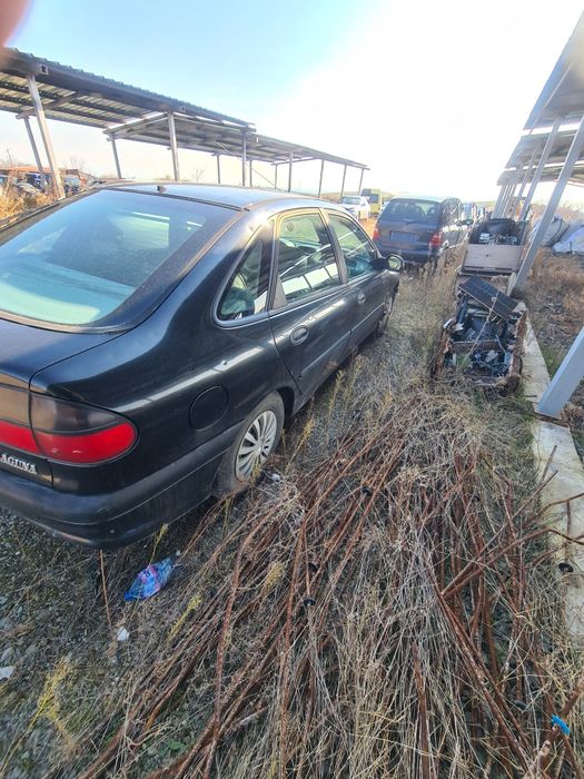 Рено Лагуна 1.8 86 кс 1994г на части