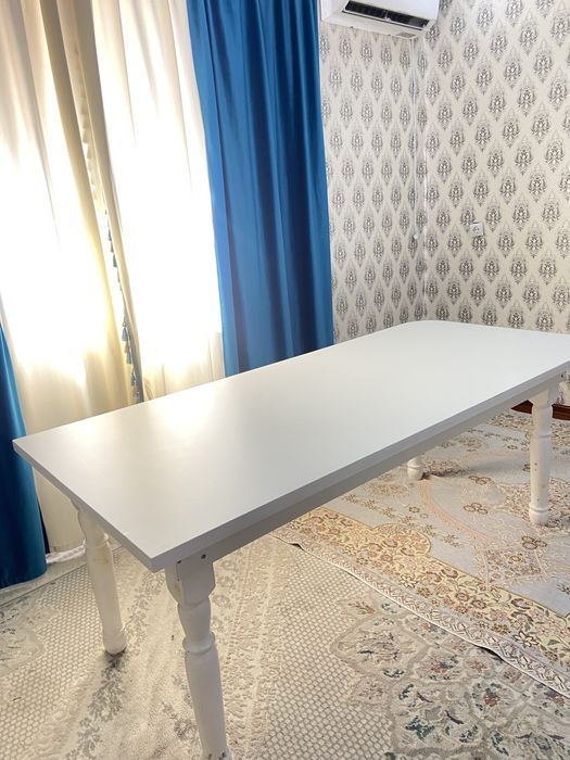 Стол для гостиной