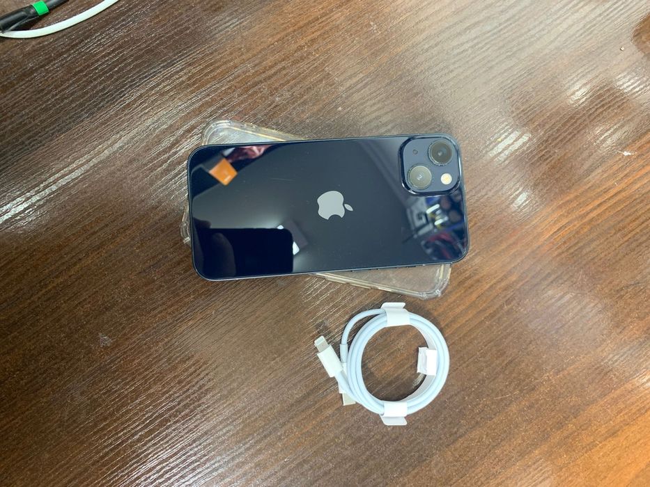 Айфон 13 в отличном состоянии