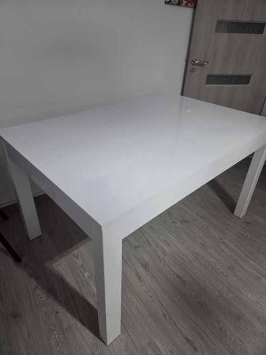 Vând masă extensibila