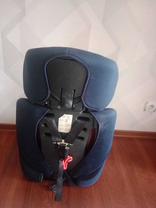 Продам детское кресло для автомобиля