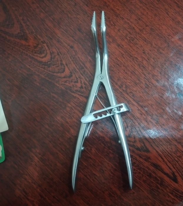 Медицинские инструменты для хирургии, челюстно лицевой хирургии и стом