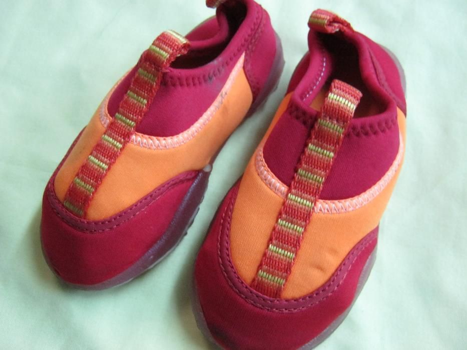 Pantofi copii,incaltari neopren,silicon.Strand,bazin!Nr 26.