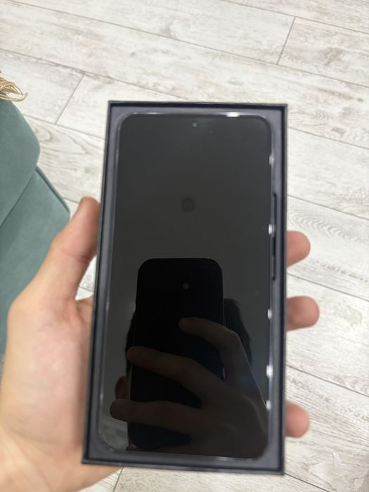 Продам телефон Samsung s22