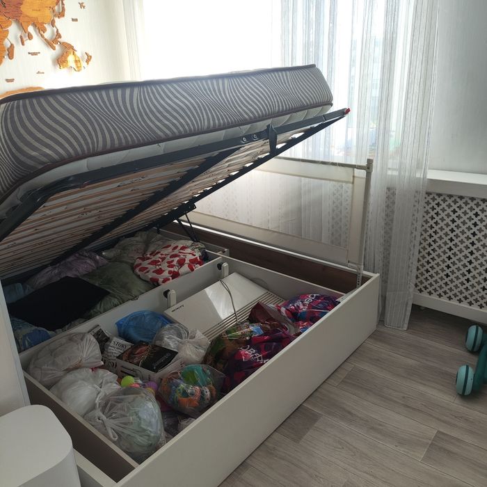 Продам двуспальную кровать+матрас