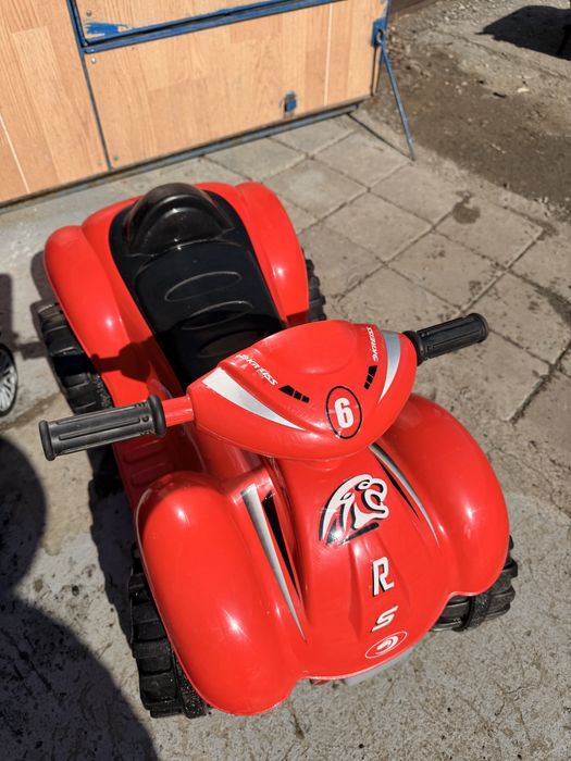 Прощам детский мотоцикл в идеальном состоянии. Все целое.