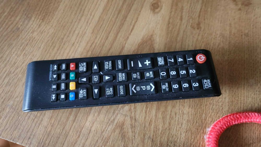 Televizor Samsung cu diagonala de 102 cm