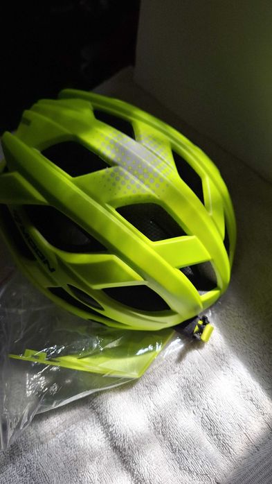 MOON HB3-9 - Каска за велосипед