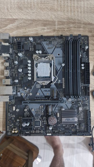I8 8400 ASUS prime B360M-A type c