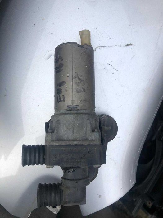 Pompa auxiliara recirculare apa calda bmw e46 e90 e87 e91 e92 e93 e88 Z4