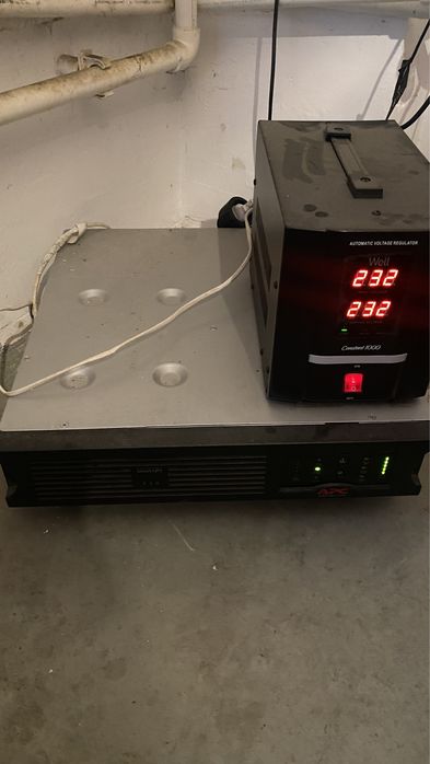 UPS APC 480W sinusoida pura