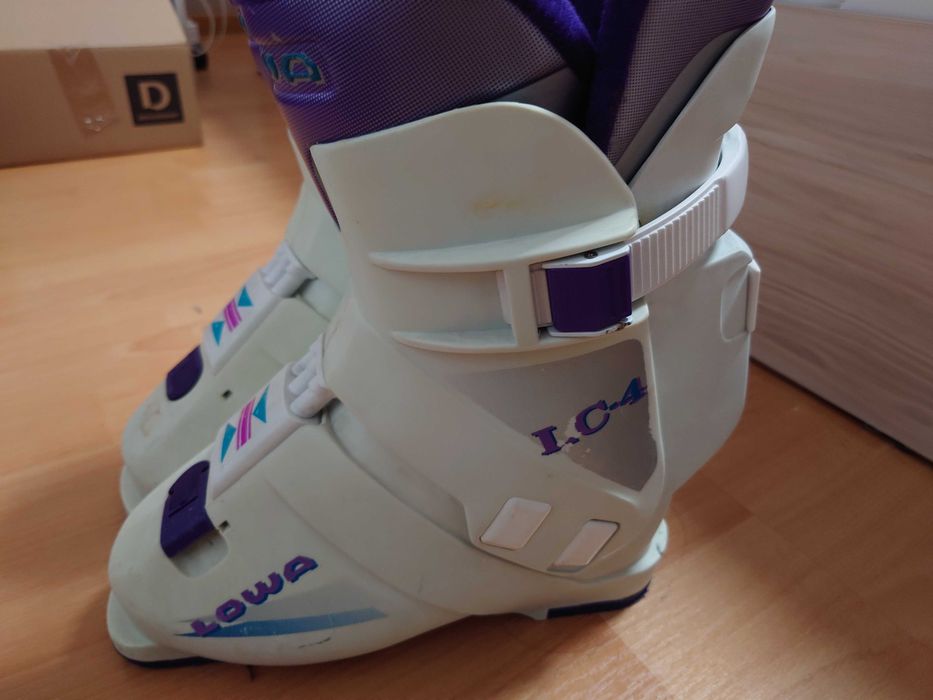 Ски обувки Rossignol Alias 43-45 и Lowa LC4 36-38.