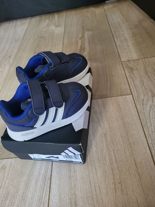 Adidasi adidas nr 22