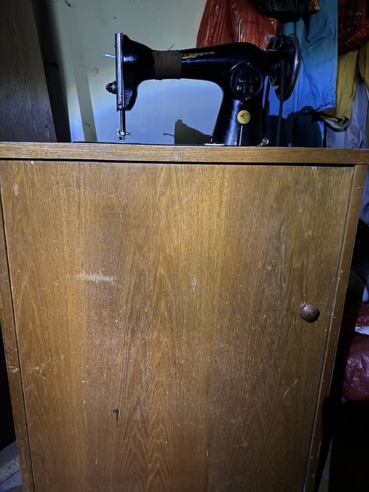 Швейные электрические машинки СССР