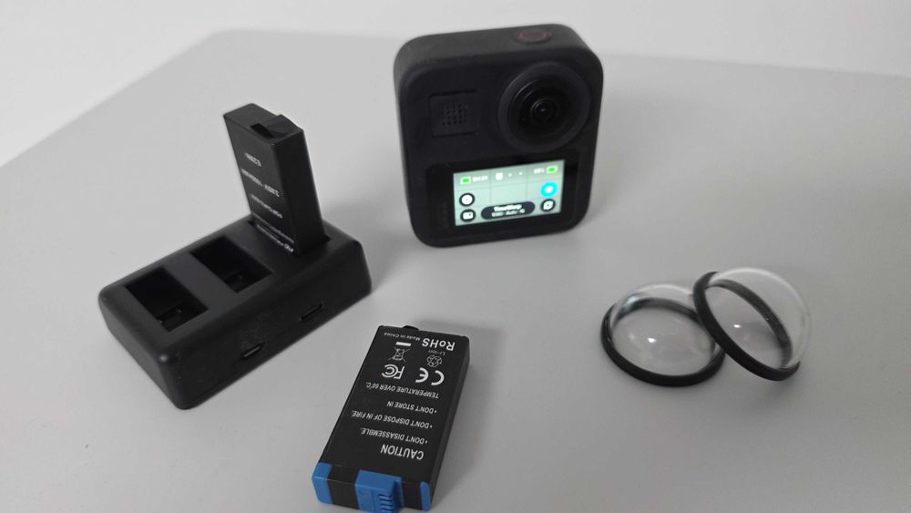 GoPro MAX 360 – Pachet Complet + Încărcător Dual și 3 Baterii