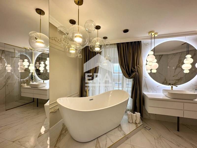 Продава се Тристаен апартамент в Благоевград, Широк център - 204 кв.м за 1956 €/кв.м - Снимка #7