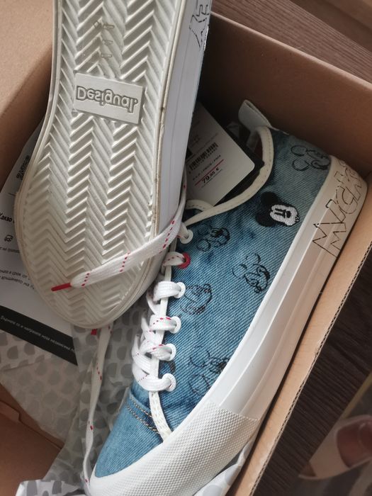 Сникърси Desigual