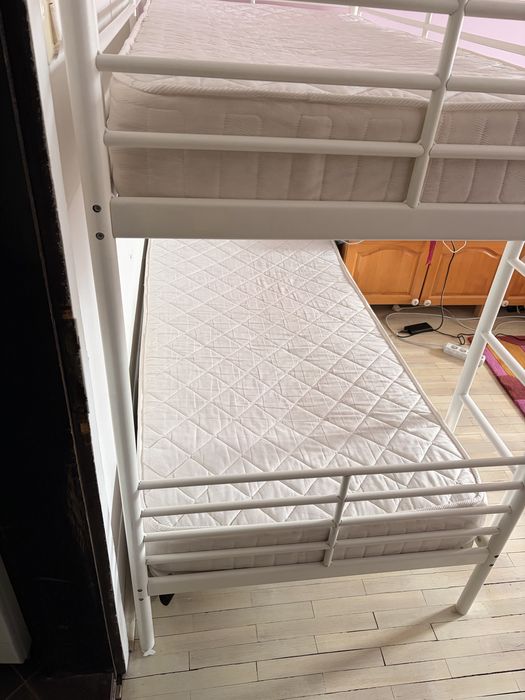 IKEA бяло двуетажно легло