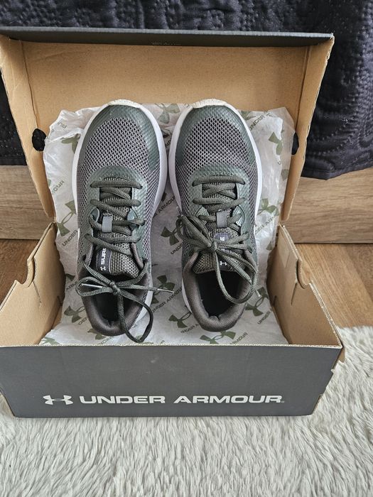 Войнишко зелени маратонки Under armour мрежести