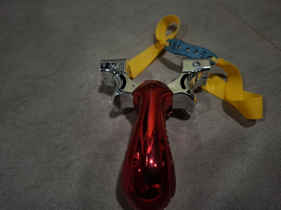 Охотничья рогатка с лазером.Lazerlik ov uchun ragatka.