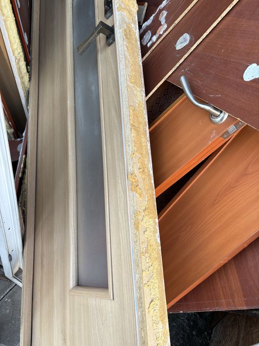 Продается б/у межкомнатные двери