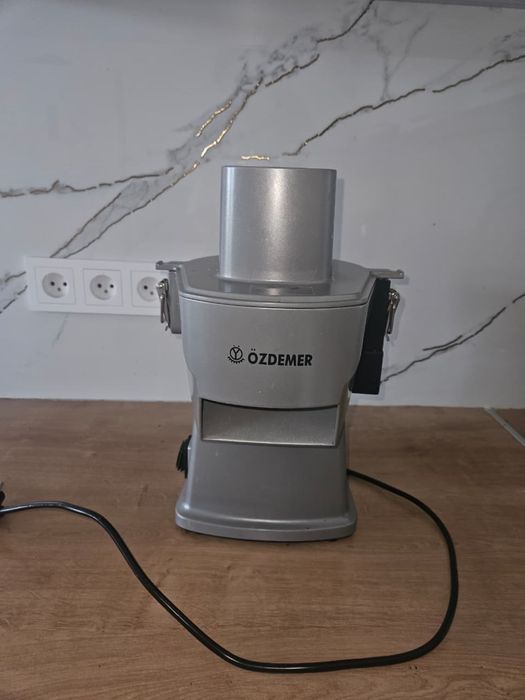 Продам кухонный измельчитель Ozdemer Ozd -1003!