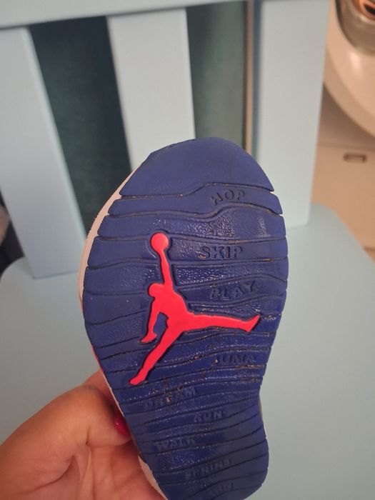 Сандали Nike Jordan, Adidas и маратонки