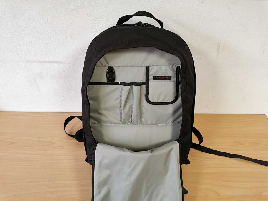 Lowepro Pro Runner 300 AW раница за фотоапарат