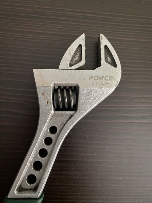 Разводной ключ FORCE 250 мм