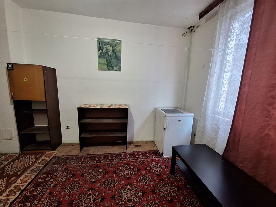 Обзаведена стая в Хладилника до мол Парадайс и метро станция Витоша.