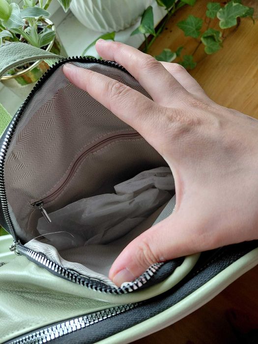 Geanta tip ghiozdan
