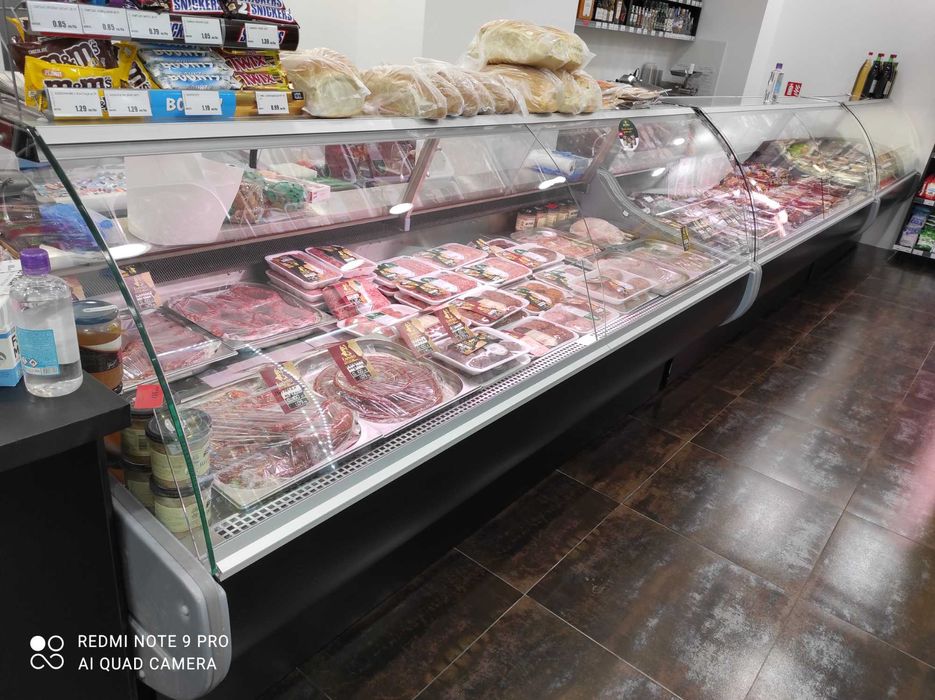 Хладилна витрина - месарска  !