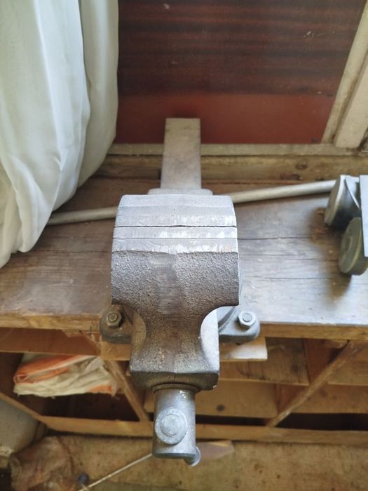 Тиски советские