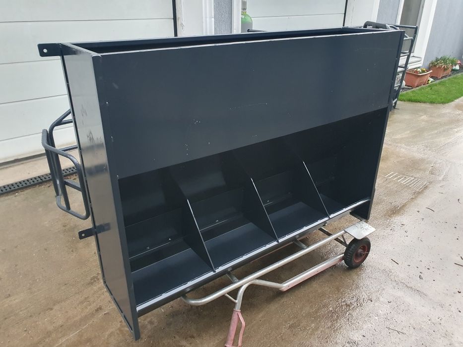 Hrănitoare simple si duble pt. porci