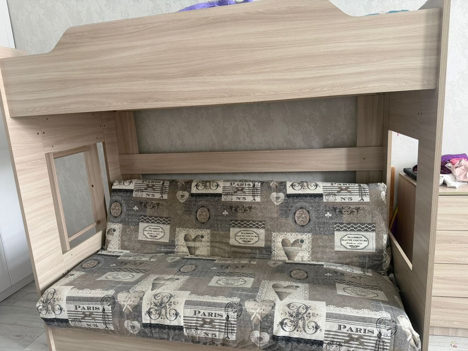 Продаю двухярусную кровать